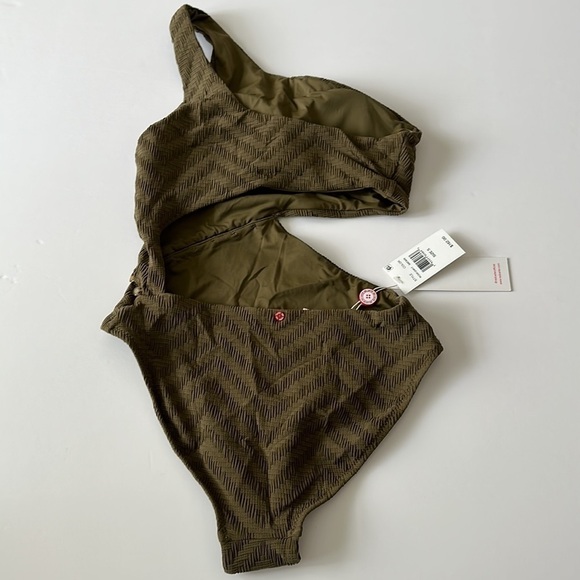 RED Carter Peri Asymmetrical One Piece Swimsuit Size Small Color Safari - Picture 8 of 13